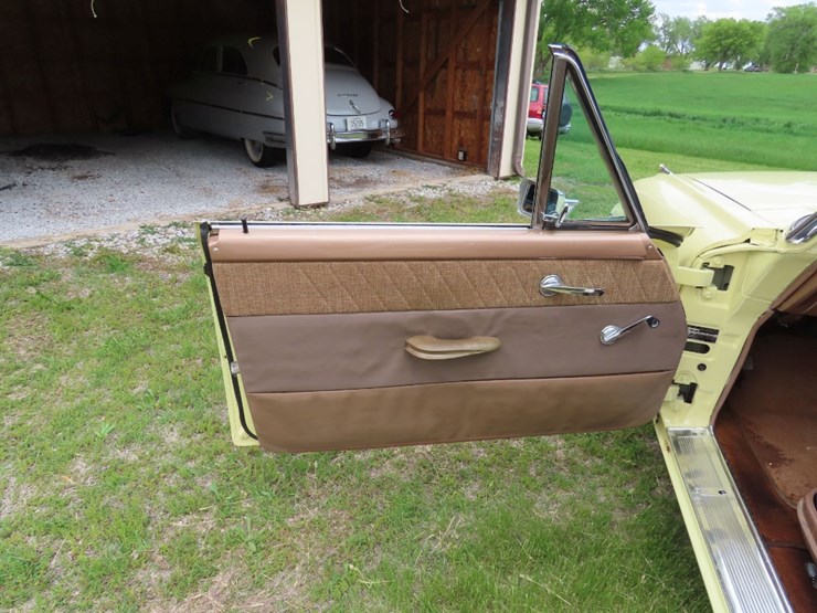1961-ford-galaxie-2drt-ht-image-14