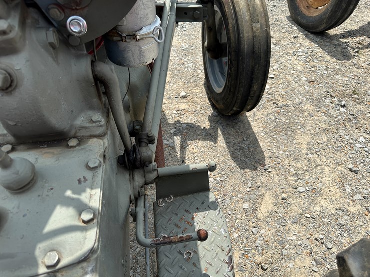 massey-ferguson-30-image-37