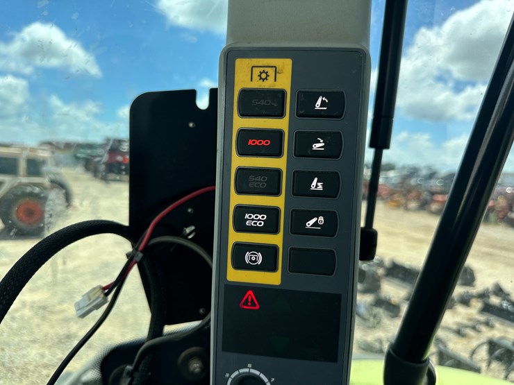 #58-•-2020-claas-920-axion-mfwd-tractor-vpkta4400-inv#:-26400-image-76