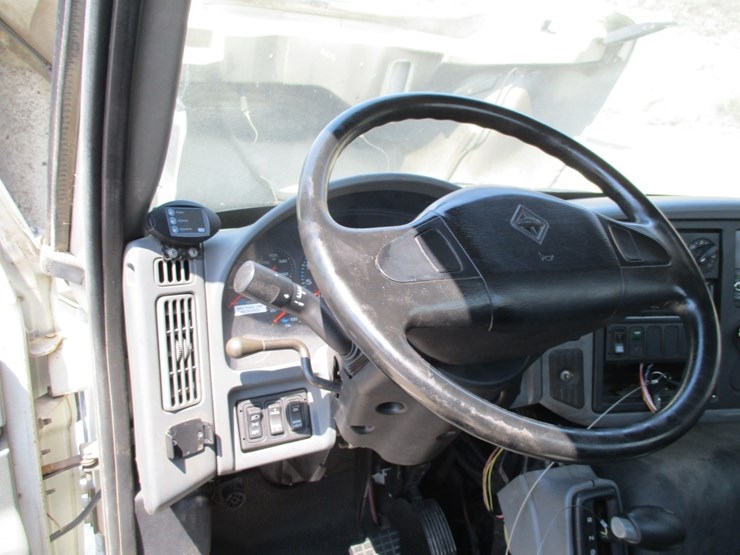2006-international-durastar-4300-image-12