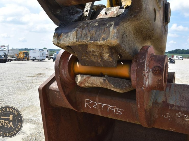 2014-komatsu-pc360-lc-10-image-79