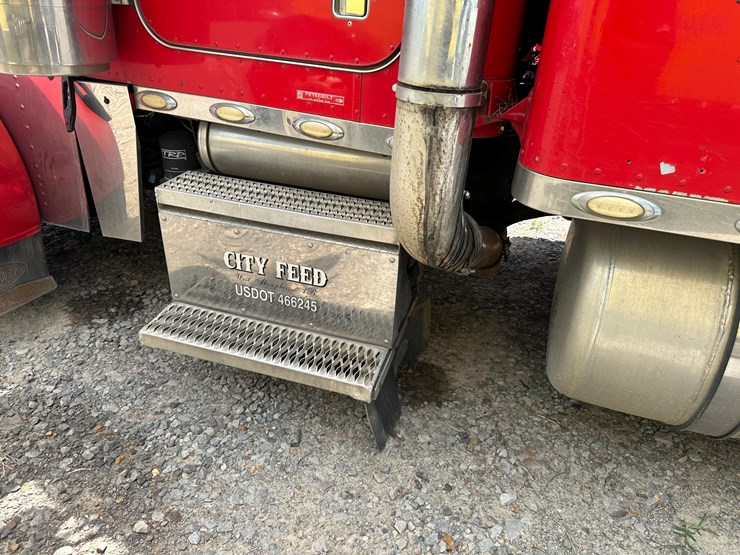 2003-peterbilt-379-image-29