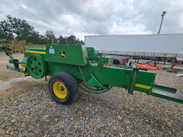 john-deere-338-image-4