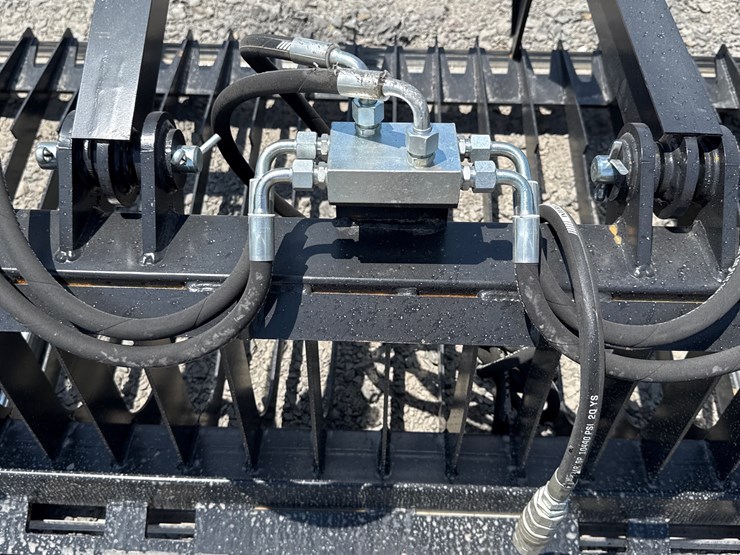 #2011-•-unused-jct-84"-skid-steer-grapple-bucketinv#:-31712-image-5