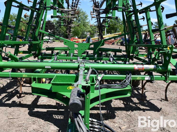 john-deere-2210-image-12