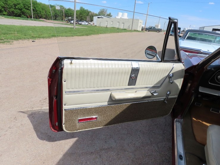 1965-chevrolet-impala-ss-image-23