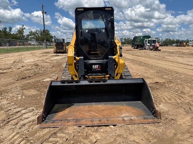 2024-caterpillar-255-skid-steer-image-3