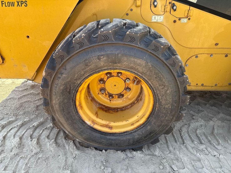 2019-caterpillar-272d2-image-12