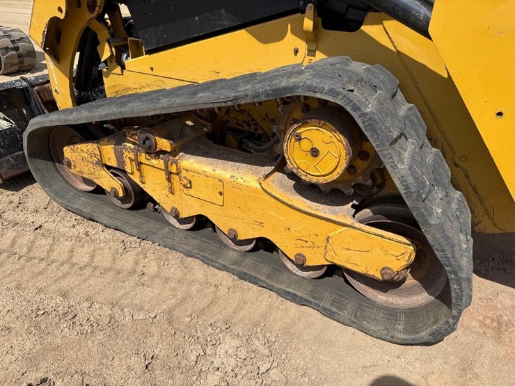 2021-caterpillar-259d3-image-9