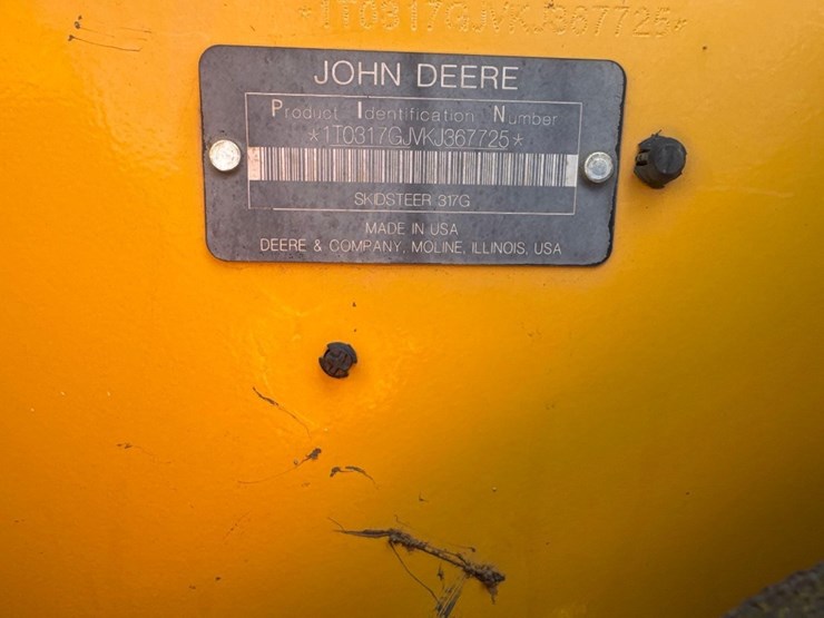2019-deere-317g-image-17