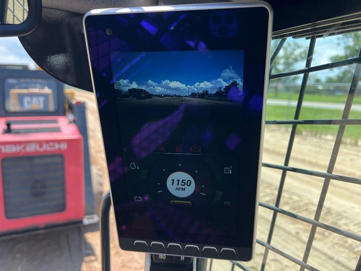 new-holland-c332-image-30