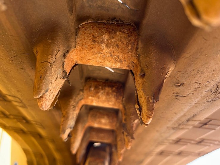 2024-caterpillar-299d3-image-12