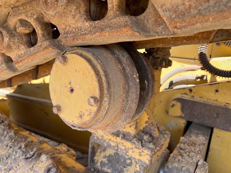 2019-caterpillar-d6n-lgp-image-11