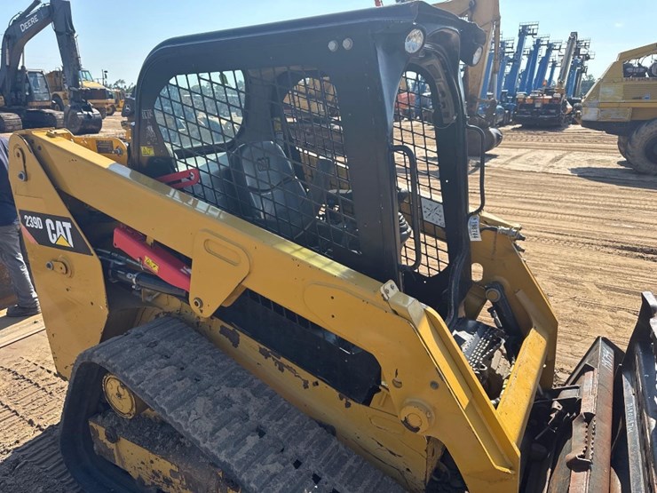 caterpillar-239d-image-18