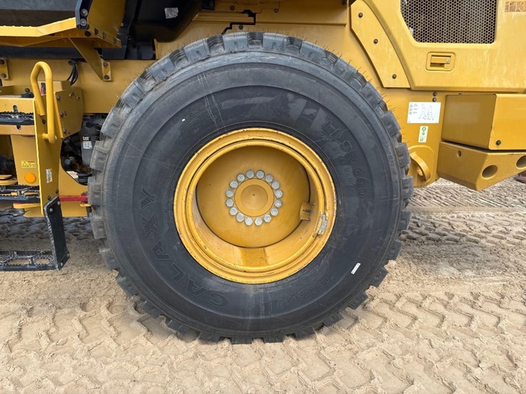 2019-caterpillar-930m-image-9