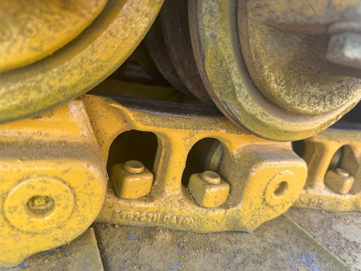 caterpillar-d4h-image-11