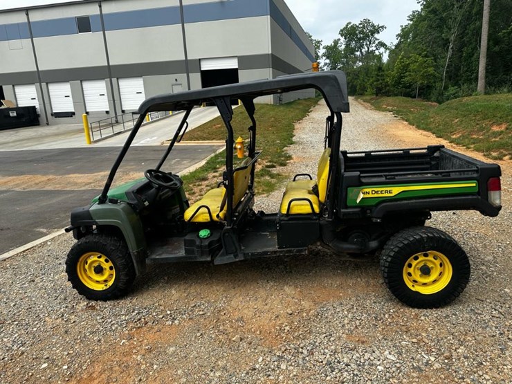 2019-john-deere-gator-xuv-825m-image-2