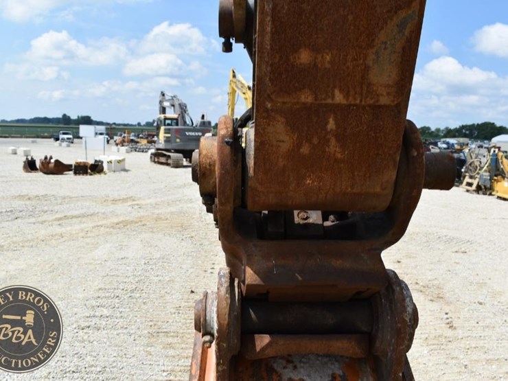 2018-deere-210g-lc-image-38