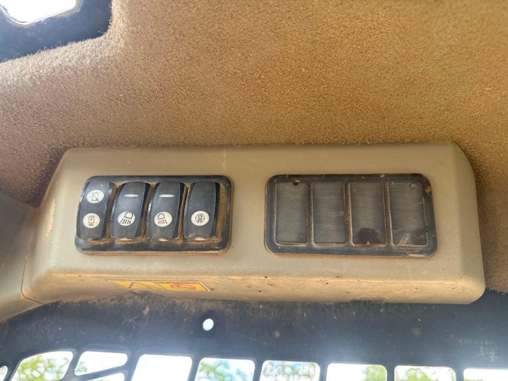 2014-caterpillar-279d-image-29