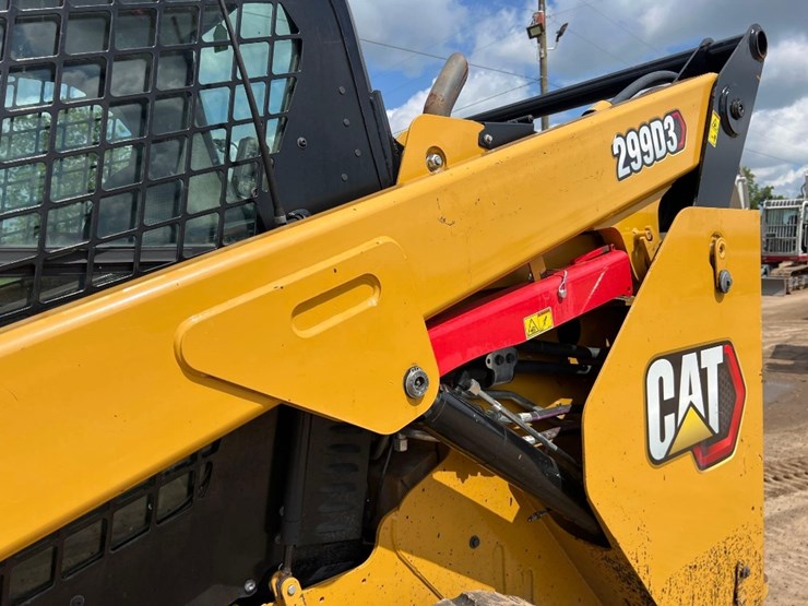 2021-caterpillar-299d3-image-19