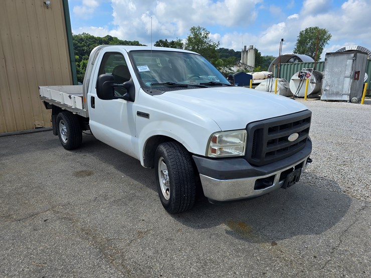 2005-ford-f350-image-34