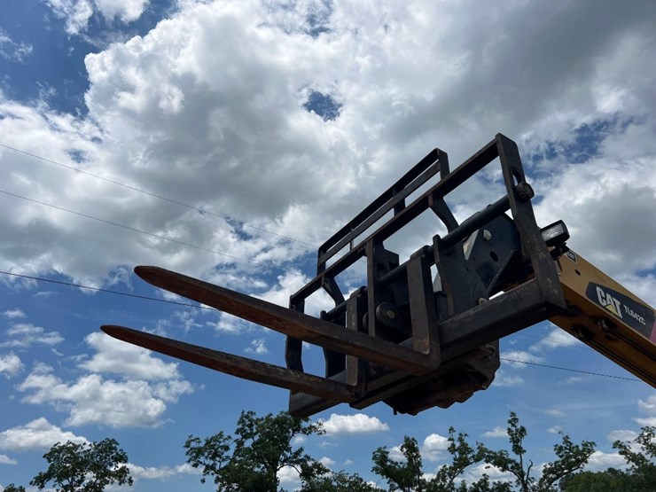 2016-caterpillar-tl642c-image-21