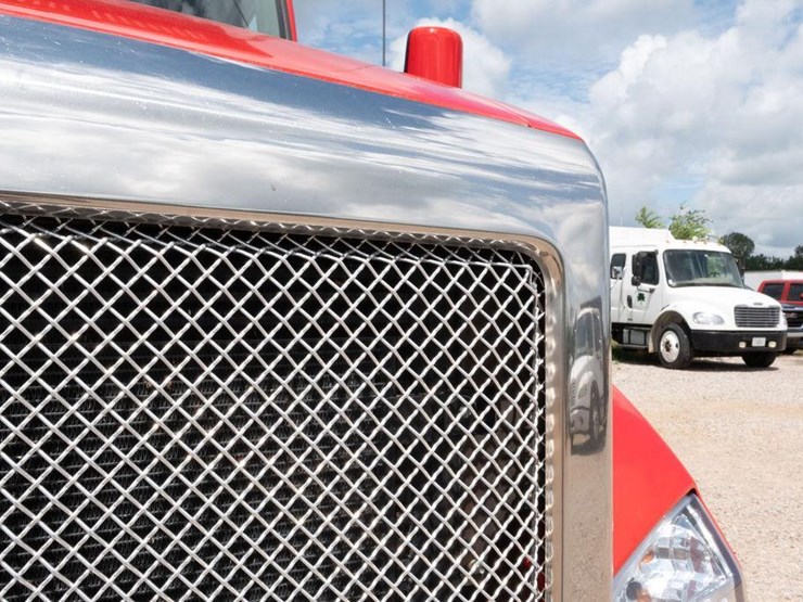 2018-kenworth-t880-image-58