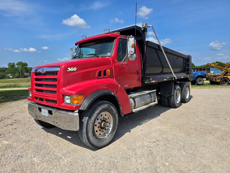 1999-sterling-l8511-image-3