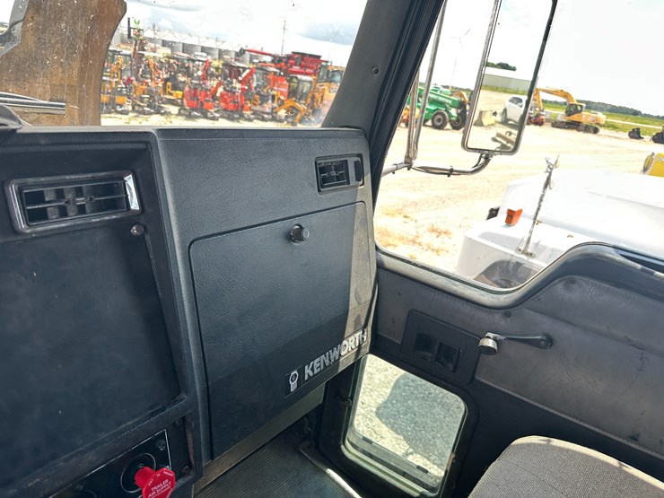 2001-caterpillar-c11-image-68