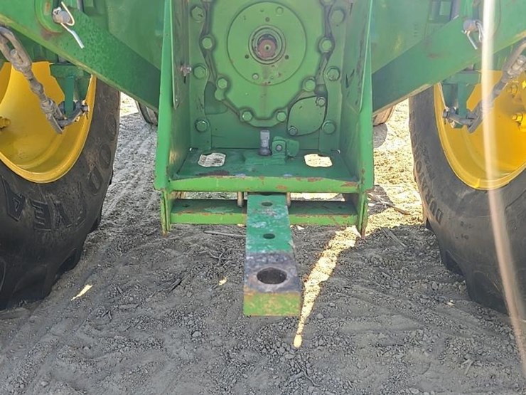 2015-john-deere-5065e-image-26