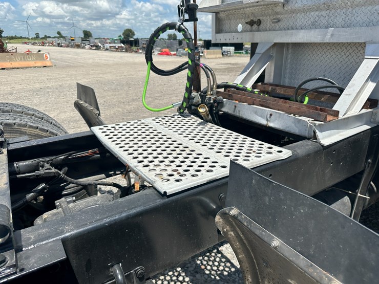 2001-caterpillar-c11-image-52
