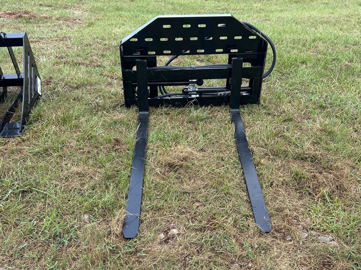 #170-•-skid-steer-side-shift-fork-image-1