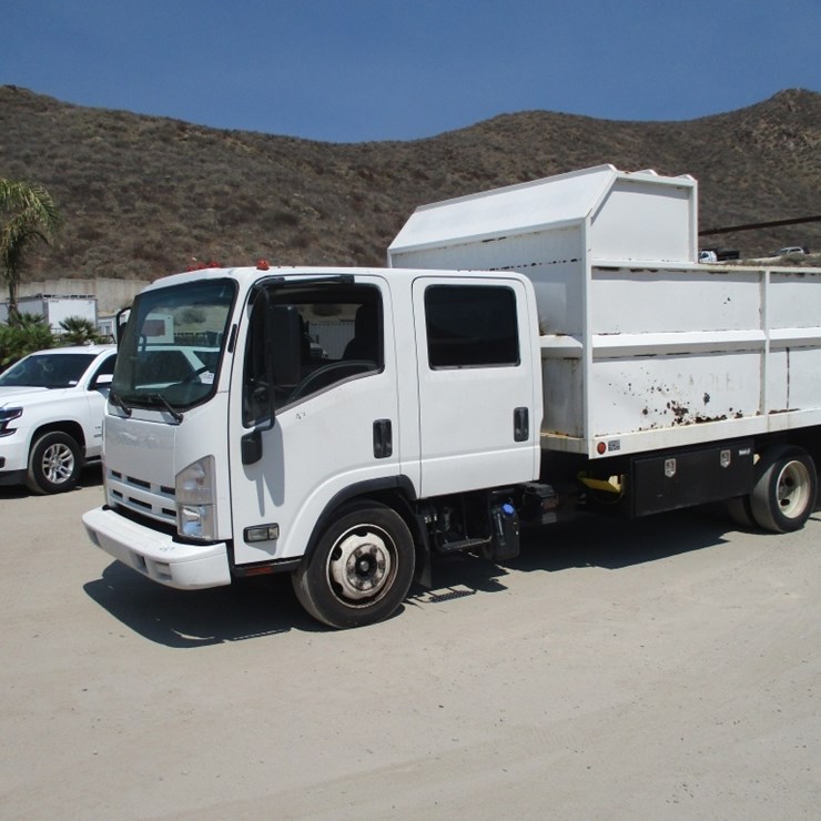 2015 ISUZU NPR