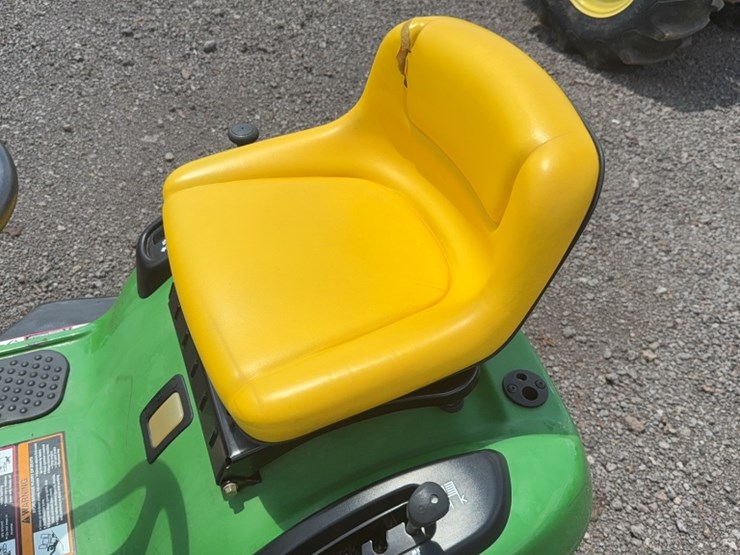 john-deere-102-image-11