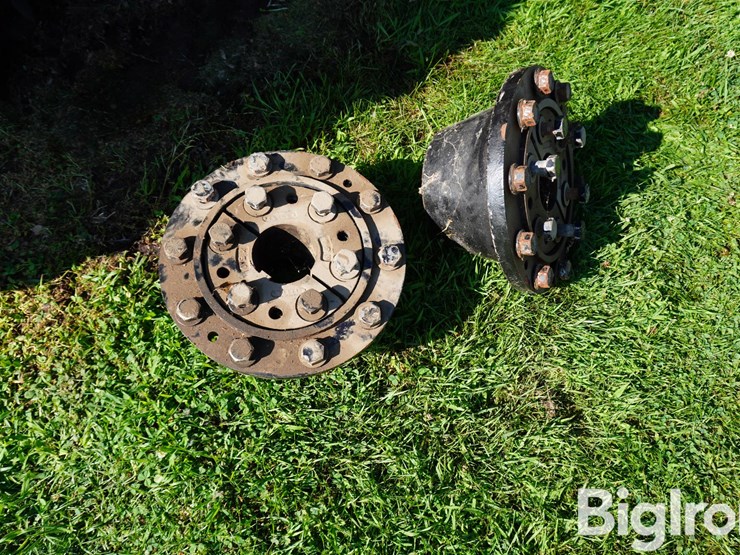 case-ih-7120-18.4r42-tires,-rims-&-10-bolt-dual-hubs-image-19