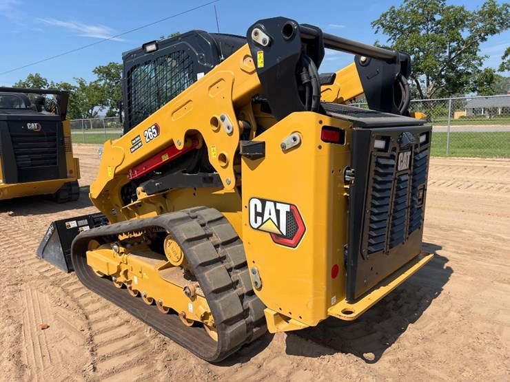 2025-caterpillar-265-skid-steer-image-2