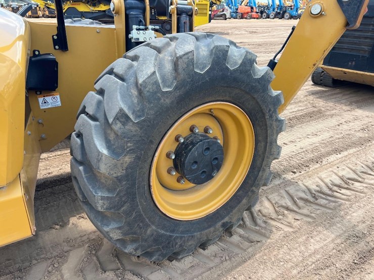 2019-caterpillar-tl1255d-image-12