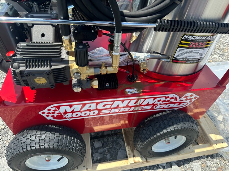 #3-•-unused-magnum-4000-series-hot-water-pressure-washer-252766-inv#:-24640-image-14