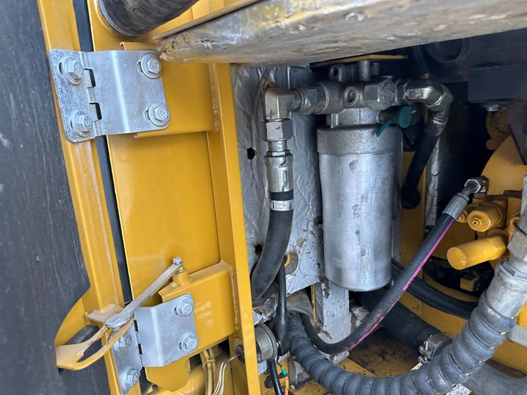 2015-caterpillar-306e-image-44