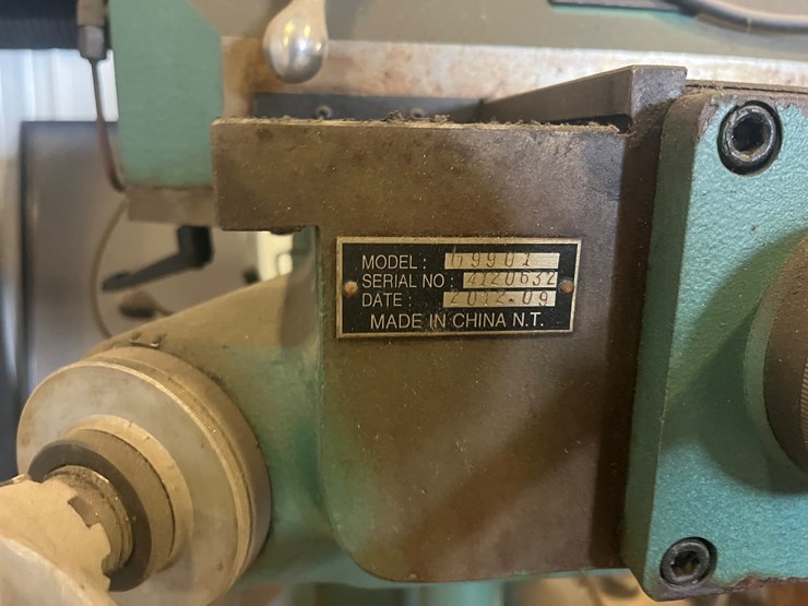 #5-•-2012-grizzly-9”-x-42”-vertical-mill-with-power-feed-image-14