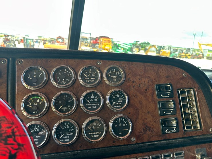 2003-peterbilt-379-image-78
