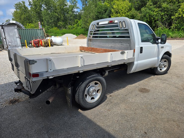 2005-ford-f350-image-23