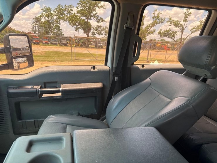 2014-ford-f350-image-25