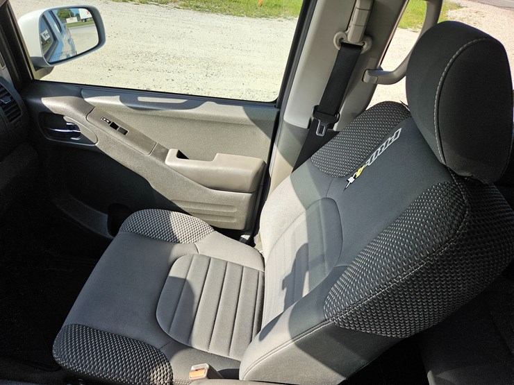 2016-nissan-frontier-image-36