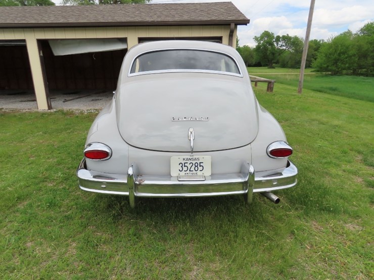 1950-packard-4dr-sedan-image-7