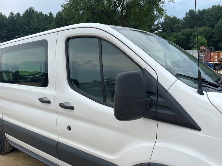 2015-ford-transit-image-21