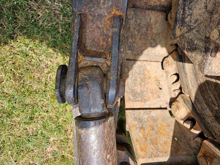 caterpillar-d4d-image-86