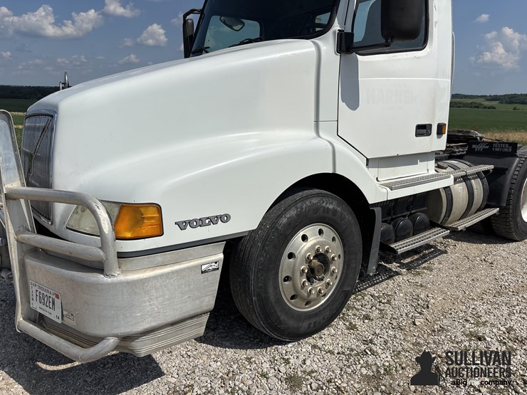 2003-volvo-vnl-t/a-day-cab-truck-tractor-image-20