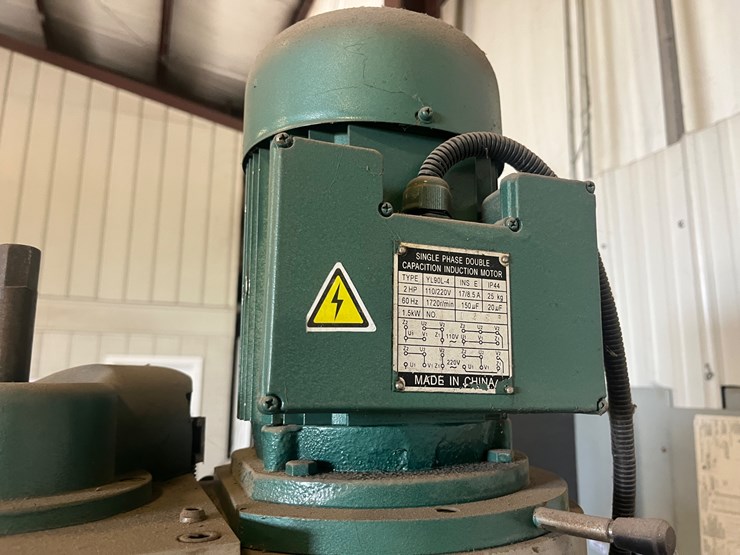 #5-•-2012-grizzly-9”-x-42”-vertical-mill-with-power-feed-image-9
