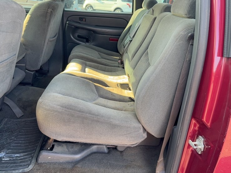 2005-chevrolet-1500-image-16